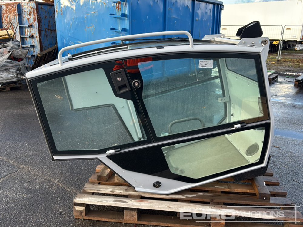 Cabin to suit Excavator - قطع الغيار - حفارة: صور 2 Cabin to suit Excavator - قطع الغيار - حفارة: صور 2