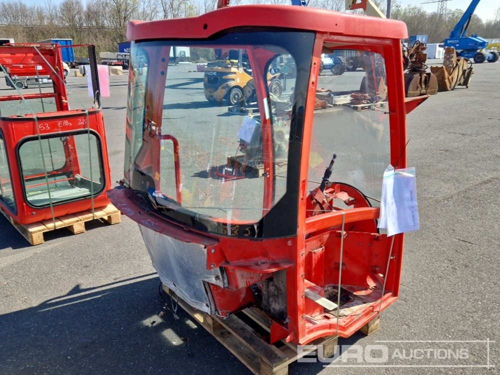 Cabin to suit JCB 406 - قطع الغيار: صور 3 Cabin to suit JCB 406 - قطع الغيار: صور 3