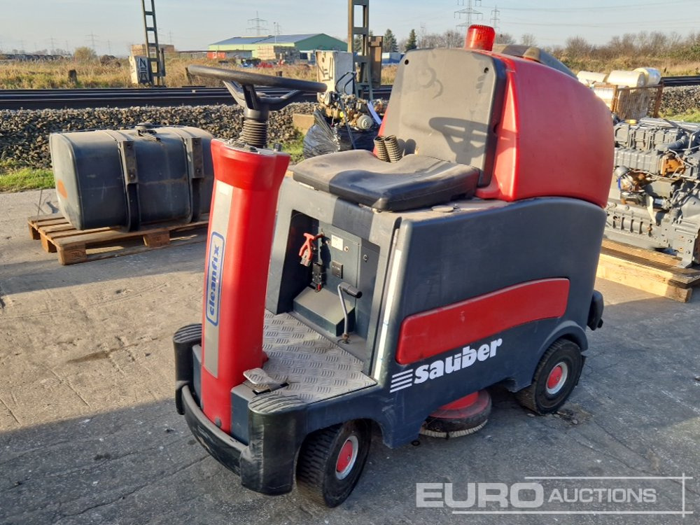 Cleanfix Ride On Hall Scrubbing Machine - معدات البناء: صور 1 Cleanfix Ride On Hall Scrubbing Machine - معدات البناء: صور 1