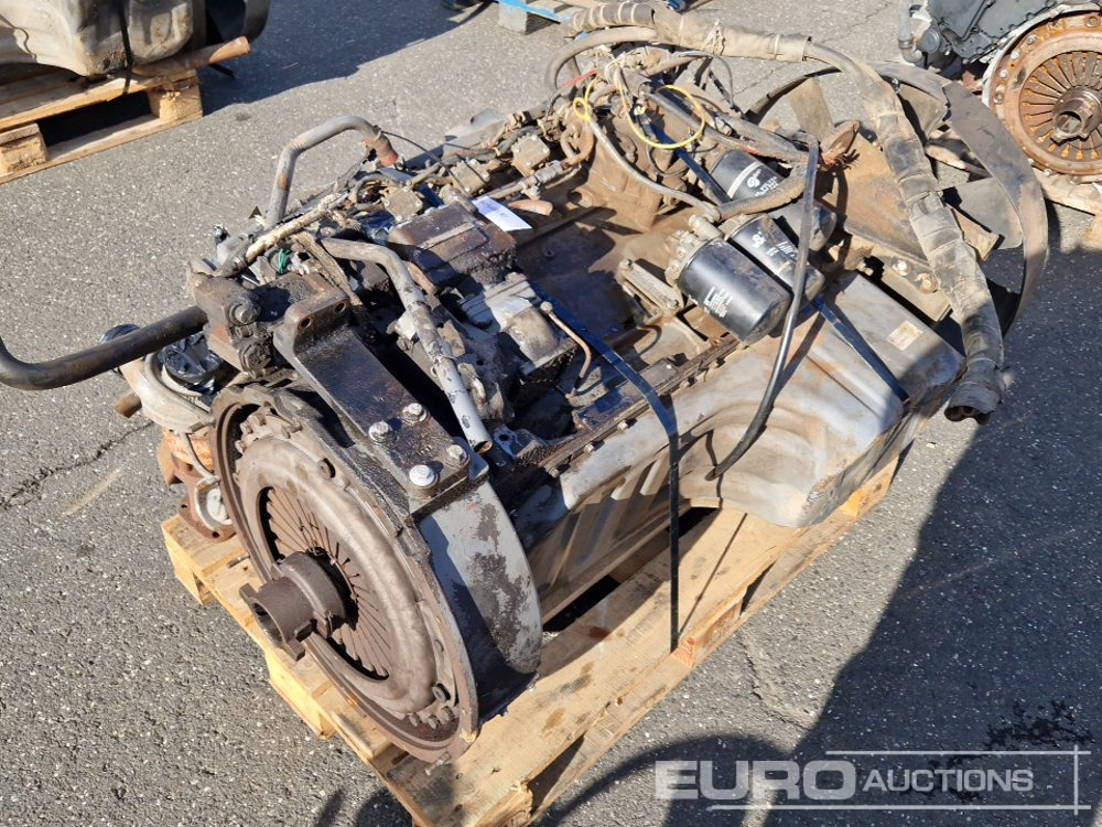 Deutz 6 Cylinder Turbo Diesel Engine - المحرك: صور 1 Deutz 6 Cylinder Turbo Diesel Engine - المحرك: صور 1