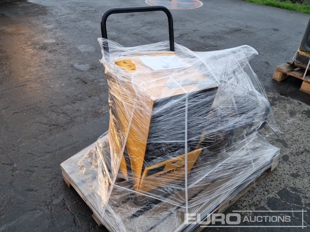 Dynapac LF100 - صفائح اهتزازية: صور 4 Dynapac LF100 - صفائح اهتزازية: صور 4