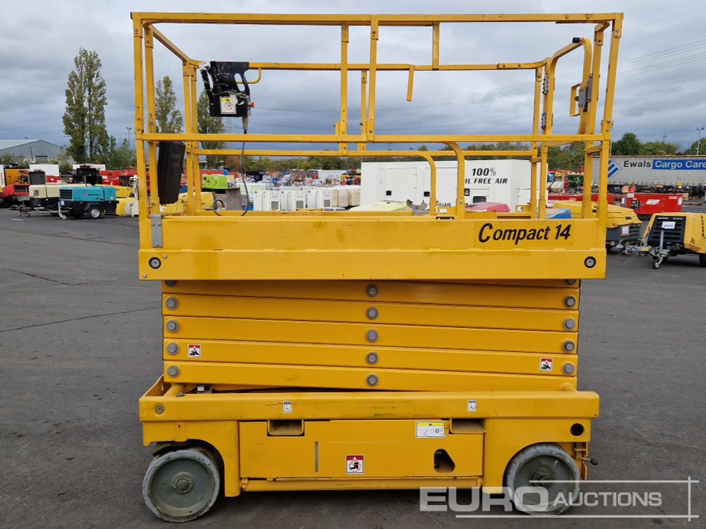 Haulotte Compact 14 - منصات هيدروليكية متنقلة: صور 2 Haulotte Compact 14 - منصات هيدروليكية متنقلة: صور 2