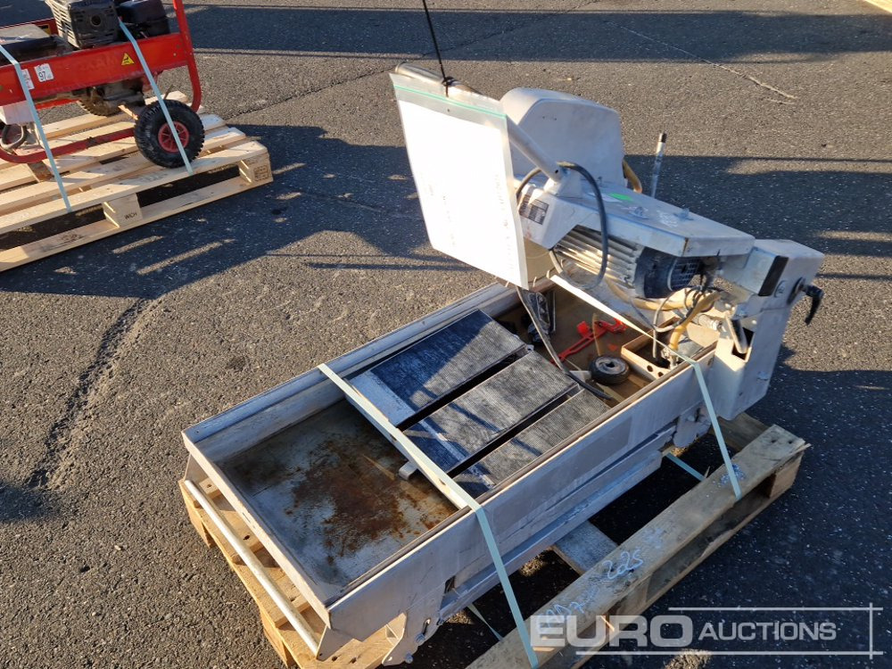 Husqvarna TS350E - آلة أسفلت: صور 3 Husqvarna TS350E - آلة أسفلت: صور 3