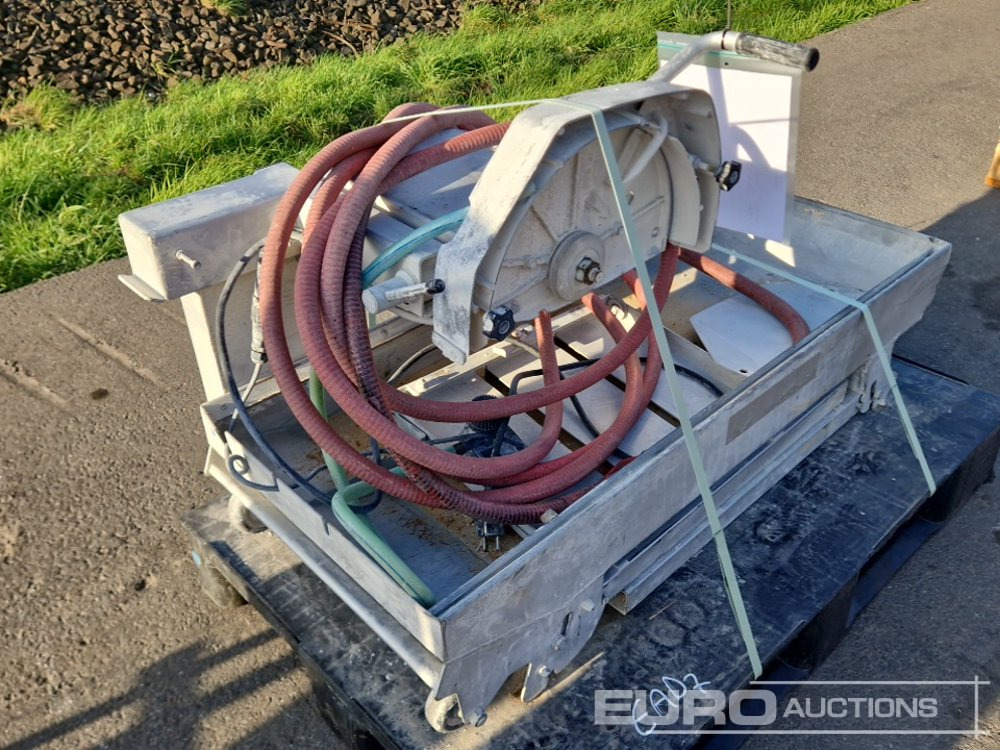 Husqvarna TS350E - آلة أسفلت: صور 3 Husqvarna TS350E - آلة أسفلت: صور 3