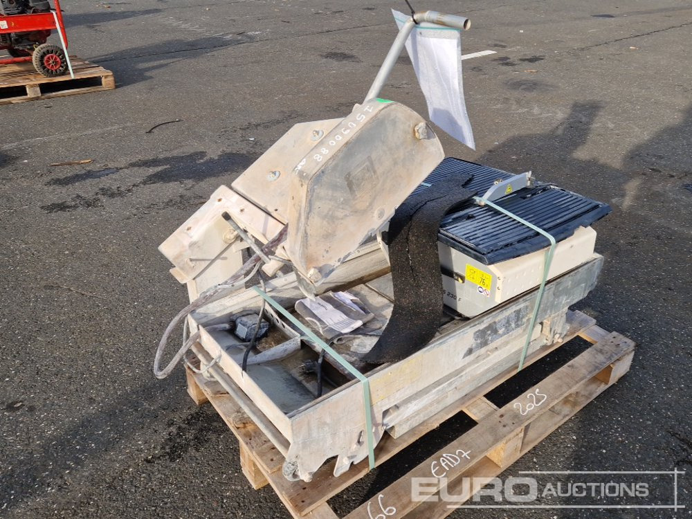 Husqvarna TS350E - معدات البناء: صور 3 Husqvarna TS350E - معدات البناء: صور 3