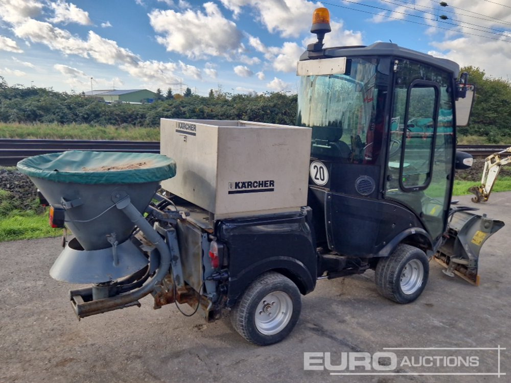 Kärcher Utility Vehicle with Snow Blade, Spreader - جرافة ثلج: صور 4 Kärcher Utility Vehicle with Snow Blade, Spreader - جرافة ثلج: صور 4