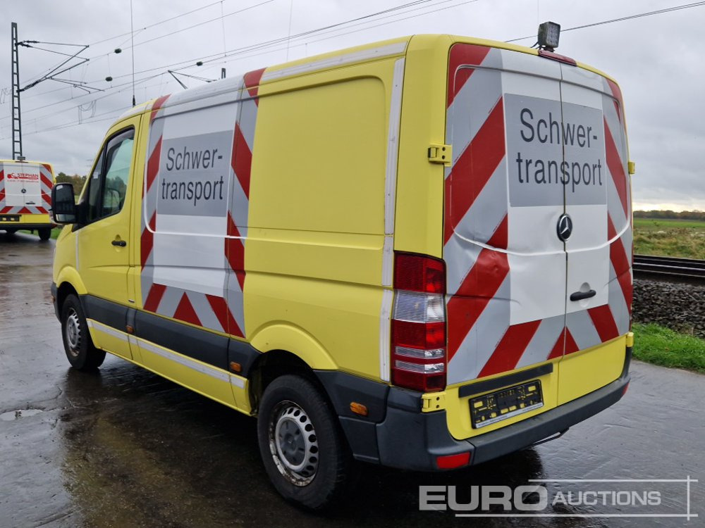 Mercedes Benz Sprinter - الشاحنات الصغيرة: صور 3 Mercedes Benz Sprinter - الشاحنات الصغيرة: صور 3