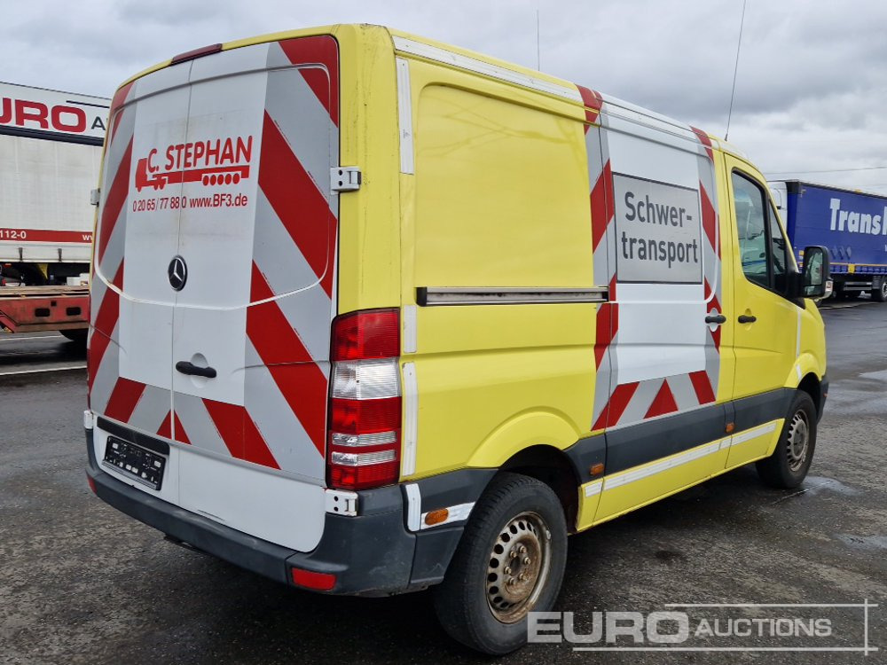 Mercedes Benz Sprinter - الشاحنات الصغيرة: صور 5 Mercedes Benz Sprinter - الشاحنات الصغيرة: صور 5