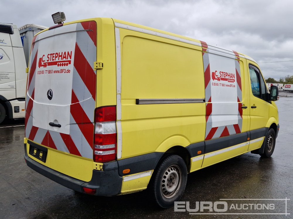 Mercedes Benz Sprinter - الشاحنات الصغيرة: صور 5 Mercedes Benz Sprinter - الشاحنات الصغيرة: صور 5