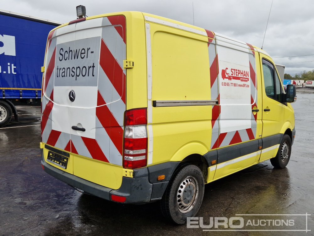 Mercedes Benz Sprinter - الشاحنات الصغيرة: صور 5 Mercedes Benz Sprinter - الشاحنات الصغيرة: صور 5