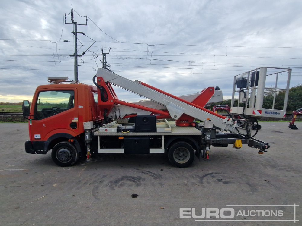 Nissan Cabstar 35.12 - مصاعد الازدهار محمولة على شاحنة: صور 2 Nissan Cabstar 35.12 - مصاعد الازدهار محمولة على شاحنة: صور 2