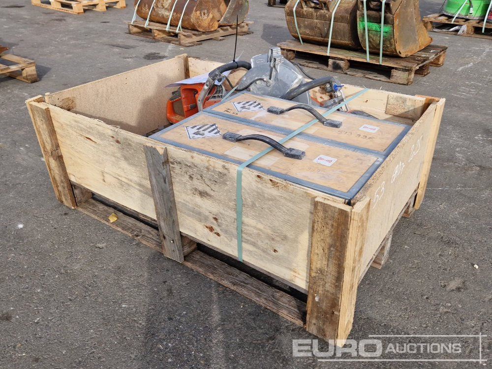 Pallet of Husqvarna Quick Cut Saws, Battery Power Kit - آلة أسفلت: صور 2 Pallet of Husqvarna Quick Cut Saws, Battery Power Kit - آلة أسفلت: صور 2