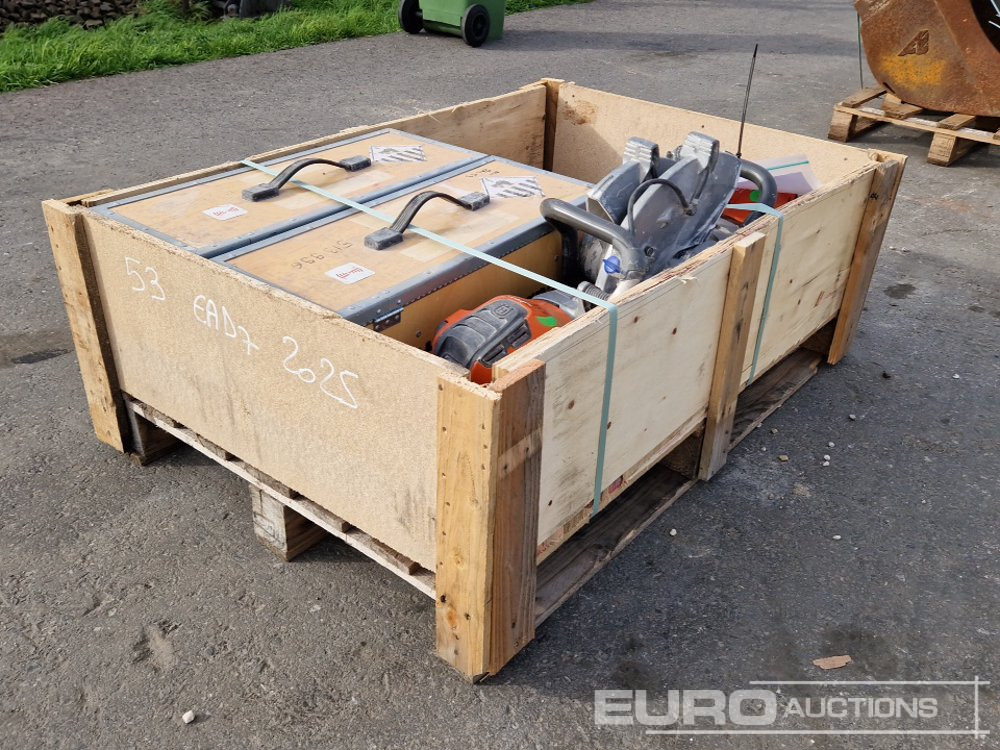 Pallet of Husqvarna Quick Cut Saws, Battery Power Kit - آلة أسفلت: صور 3 Pallet of Husqvarna Quick Cut Saws, Battery Power Kit - آلة أسفلت: صور 3