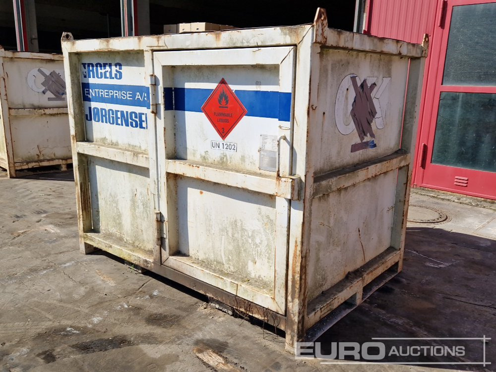 ROUG 1,900 Litre Fuel Tank - خزان تخزين: صور 2 ROUG 1,900 Litre Fuel Tank - خزان تخزين: صور 2
