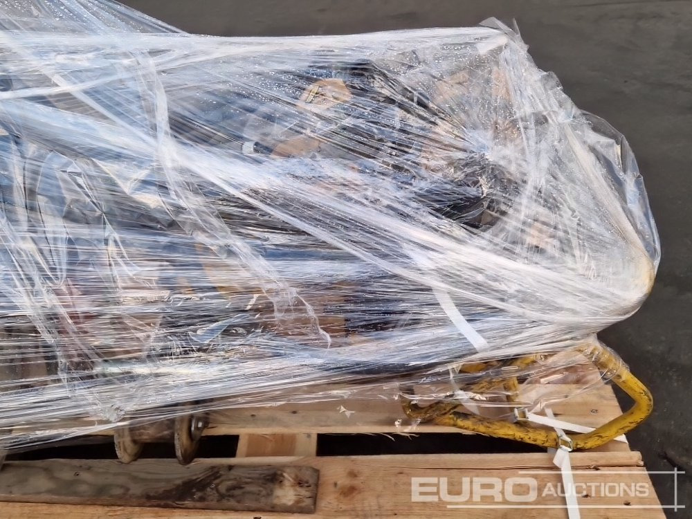 ROWRENCH P4 RKS Unirversal Petrol Powered Wrench, AX25 Concrete Poker (2 of), Husqvarna K770 Quick Cut Saw - معدات الخرسانة: صور 5 ROWRENCH P4 RKS Unirversal Petrol Powered Wrench, AX25 Concrete Poker (2 of), Husqvarna K770 Quick Cut Saw - معدات الخرسانة: صور 5