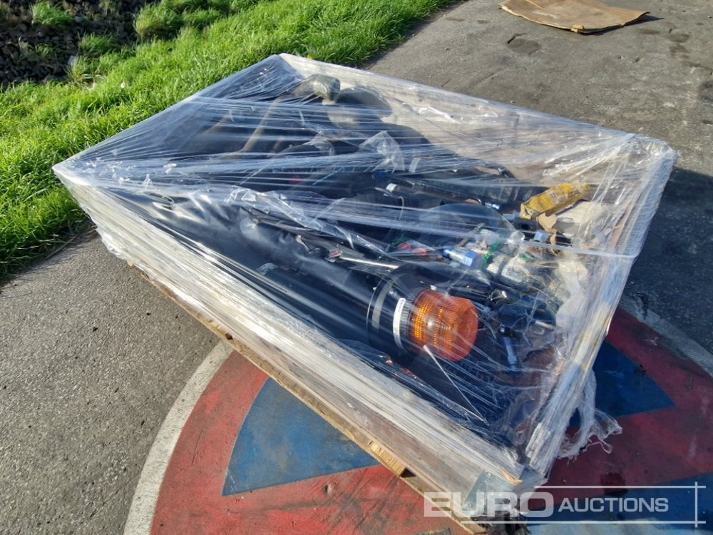 Unused Spare Parts to suit JCB - قطع الغيار: صور 1 Unused Spare Parts to suit JCB - قطع الغيار: صور 1