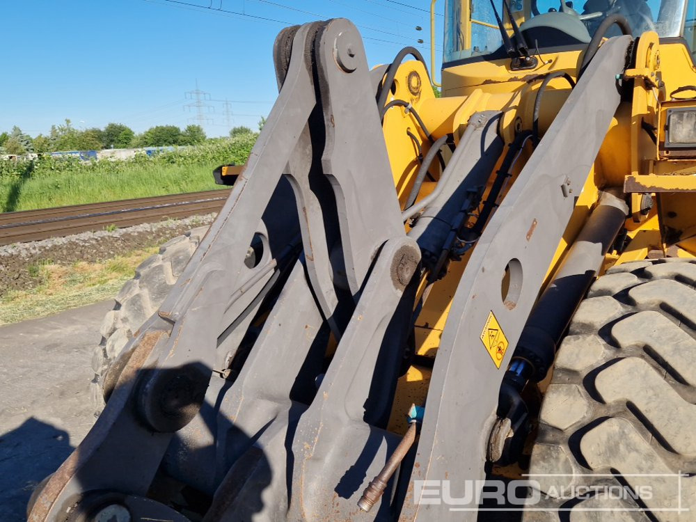 اللودر بعجل Volvo L70D: صور 15