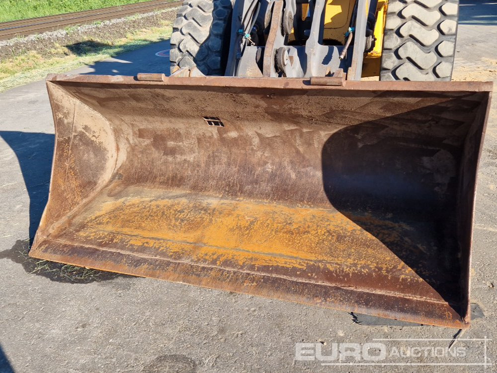 اللودر بعجل Volvo L70D: صور 12