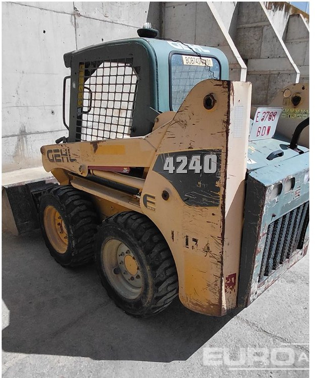 2006 Gehl SL4240-3 - شيول صغير: صور 2 2006 Gehl SL4240-3 - شيول صغير: صور 2