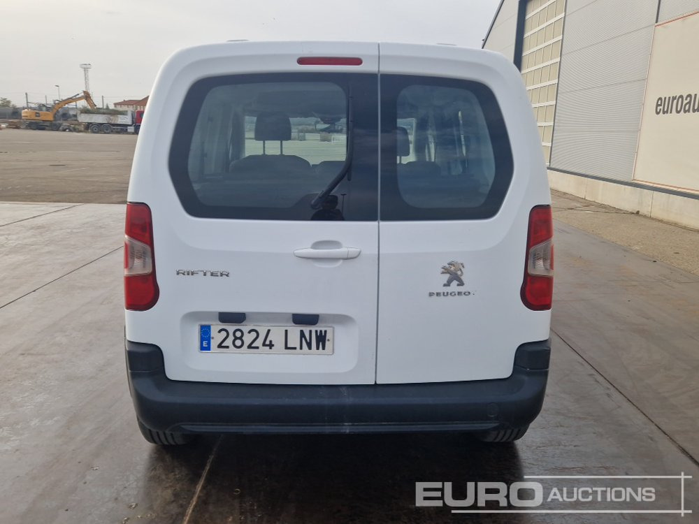 2021 Peugeot RIFTER - الشاحنات الصغيرة: صور 5 2021 Peugeot RIFTER - الشاحنات الصغيرة: صور 5