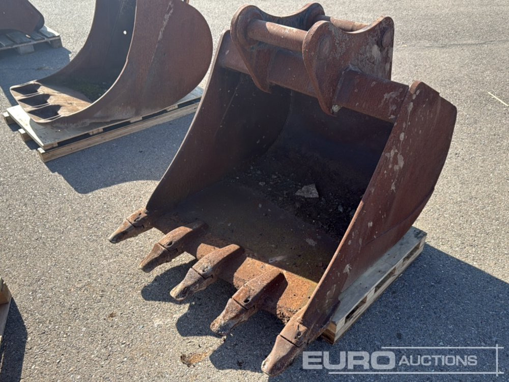 42" Digging Bucket to suit Backhoe Loader - بكت: صور 2 42" Digging Bucket to suit Backhoe Loader - بكت: صور 2
