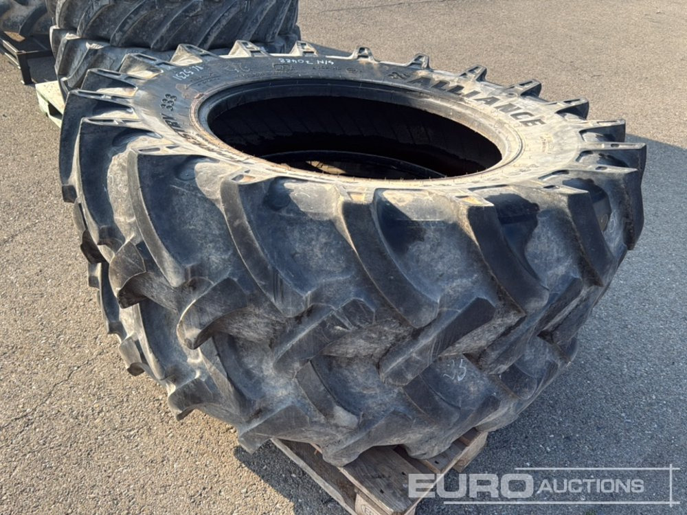 Alliance Pallet of 480/85-34 Tyres (2 of) - الإطارات: صور 1 Alliance Pallet of 480/85-34 Tyres (2 of) - الإطارات: صور 1