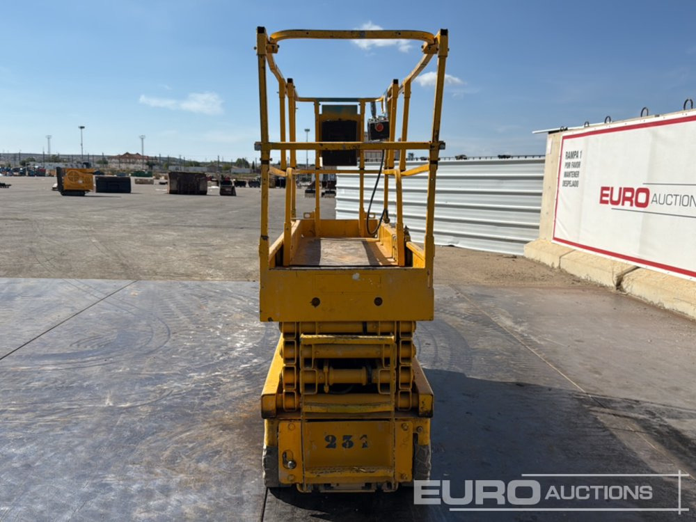 Haulotte Compact 10N - منصات هيدروليكية متنقلة: صور 4 Haulotte Compact 10N - منصات هيدروليكية متنقلة: صور 4