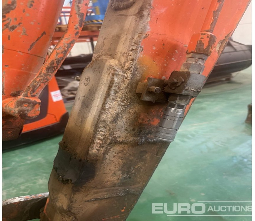 Hitachi ZX35U-2 - حفارة مصغرة: صور 4 Hitachi ZX35U-2 - حفارة مصغرة: صور 4