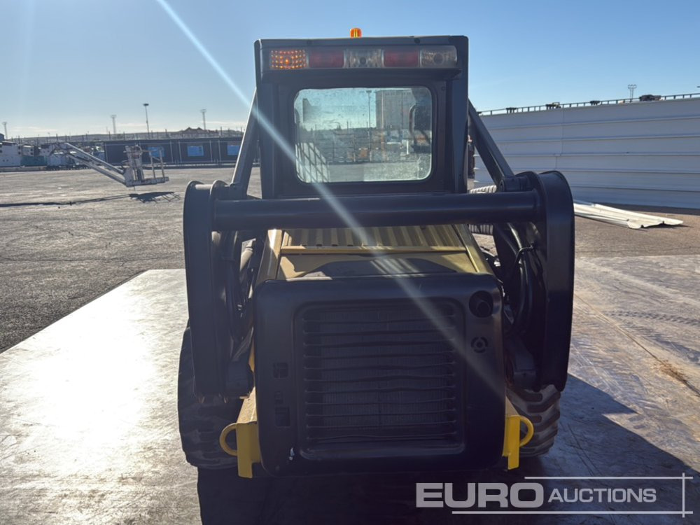New Holland L160 - شيول صغير: صور 4 New Holland L160 - شيول صغير: صور 4