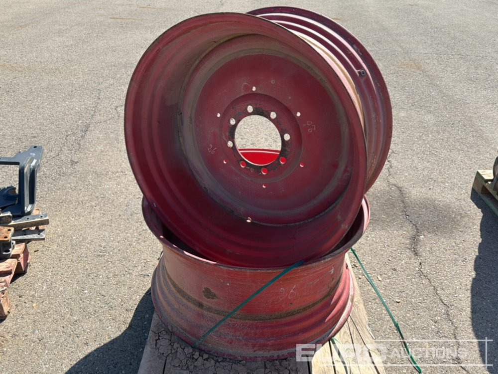 Pallet with 48'' 8-Lug Rims (2 of) - الإطارات: صور 1 Pallet with 48'' 8-Lug Rims (2 of) - الإطارات: صور 1