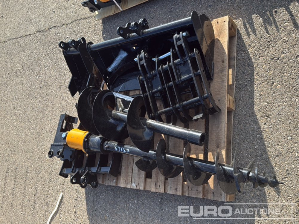 Unused 2025 Captok Mini Excavator Attachments, Quick Hitch, Rake, Ripper, Auger, 12" Auger Rod, 8" Digging Bucket, 32" Ditching Bucket - ملحقات - حفارة: صور 1 Unused 2025 Captok Mini Excavator Attachments, Quick Hitch, Rake, Ripper, Auger, 12" Auger Rod, 8" Digging Bucket, 32" Ditching Bucket - ملحقات - حفارة: صور 1