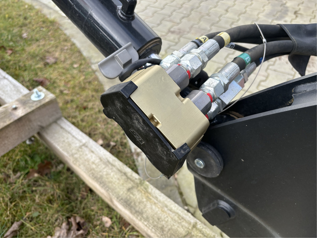 Alö Frontlader G5L Valtra - لوادر وحفارات أمامية: صور 2 Alö Frontlader G5L Valtra - لوادر وحفارات أمامية: صور 2