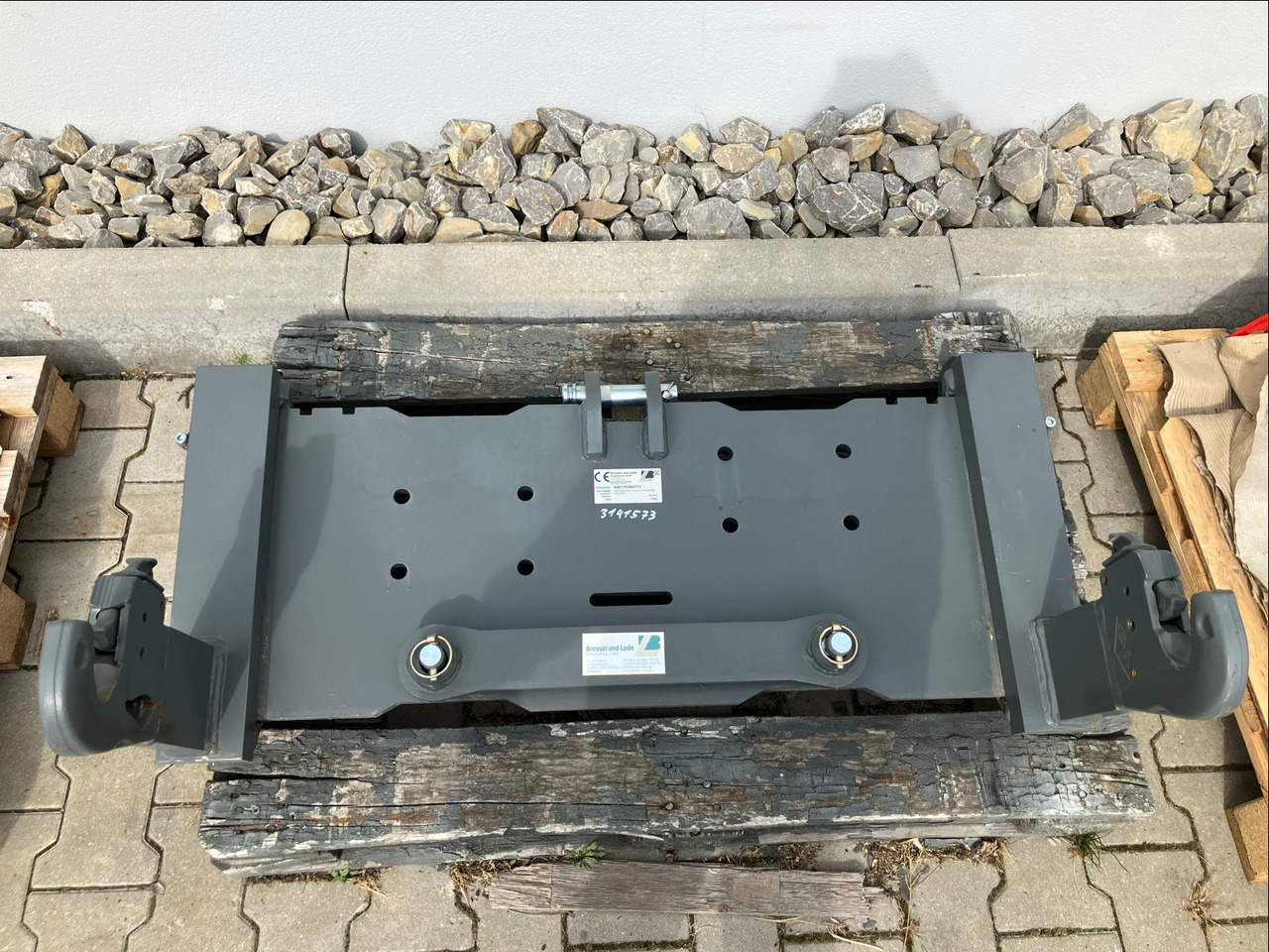 Bressel und Lade Adapterrahmen - لوادر وحفارات أمامية: صور 1 Bressel und Lade Adapterrahmen - لوادر وحفارات أمامية: صور 1