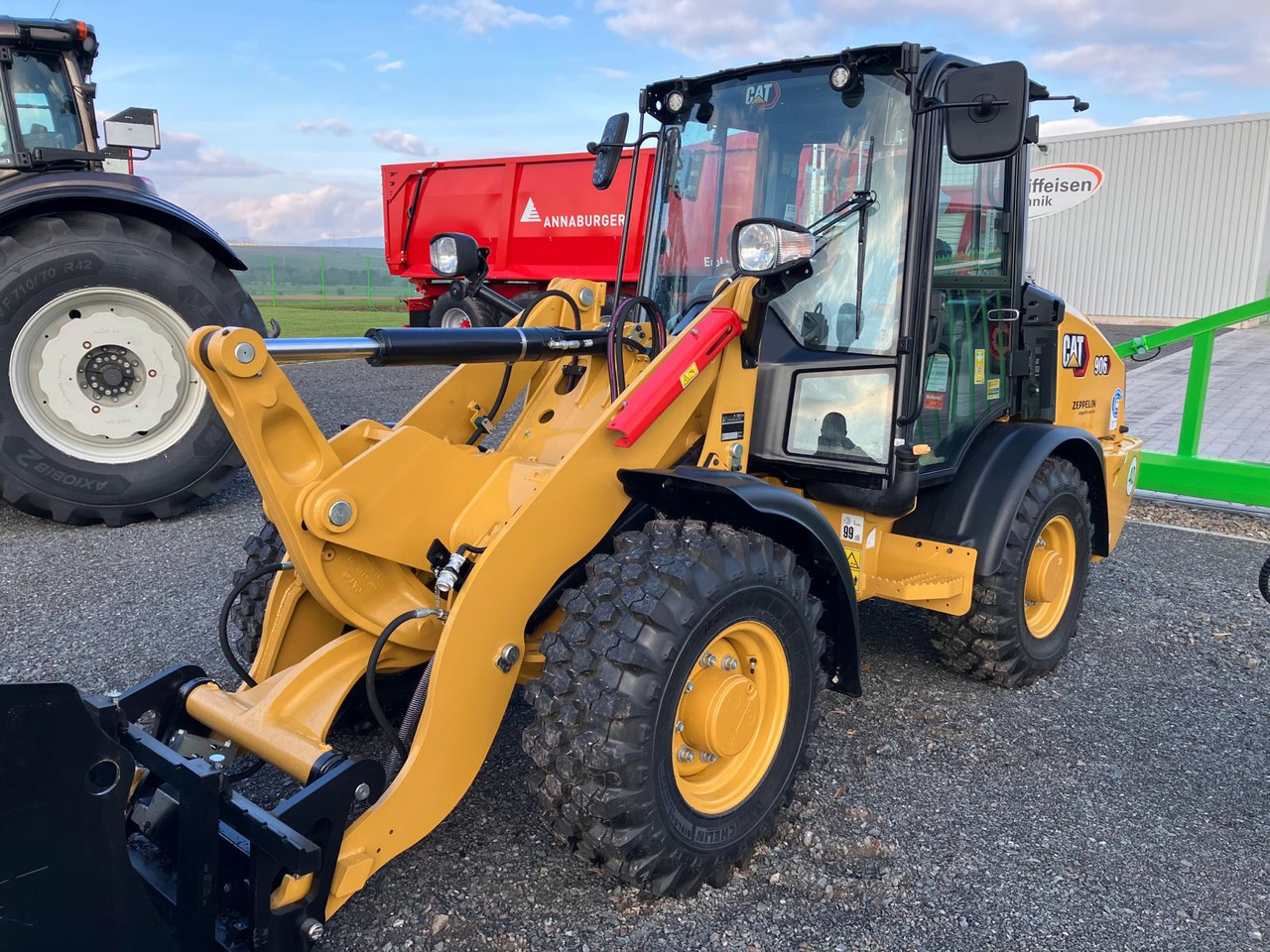 Caterpillar 906 - اللودر بعجل: صور 1 Caterpillar 906 - اللودر بعجل: صور 1