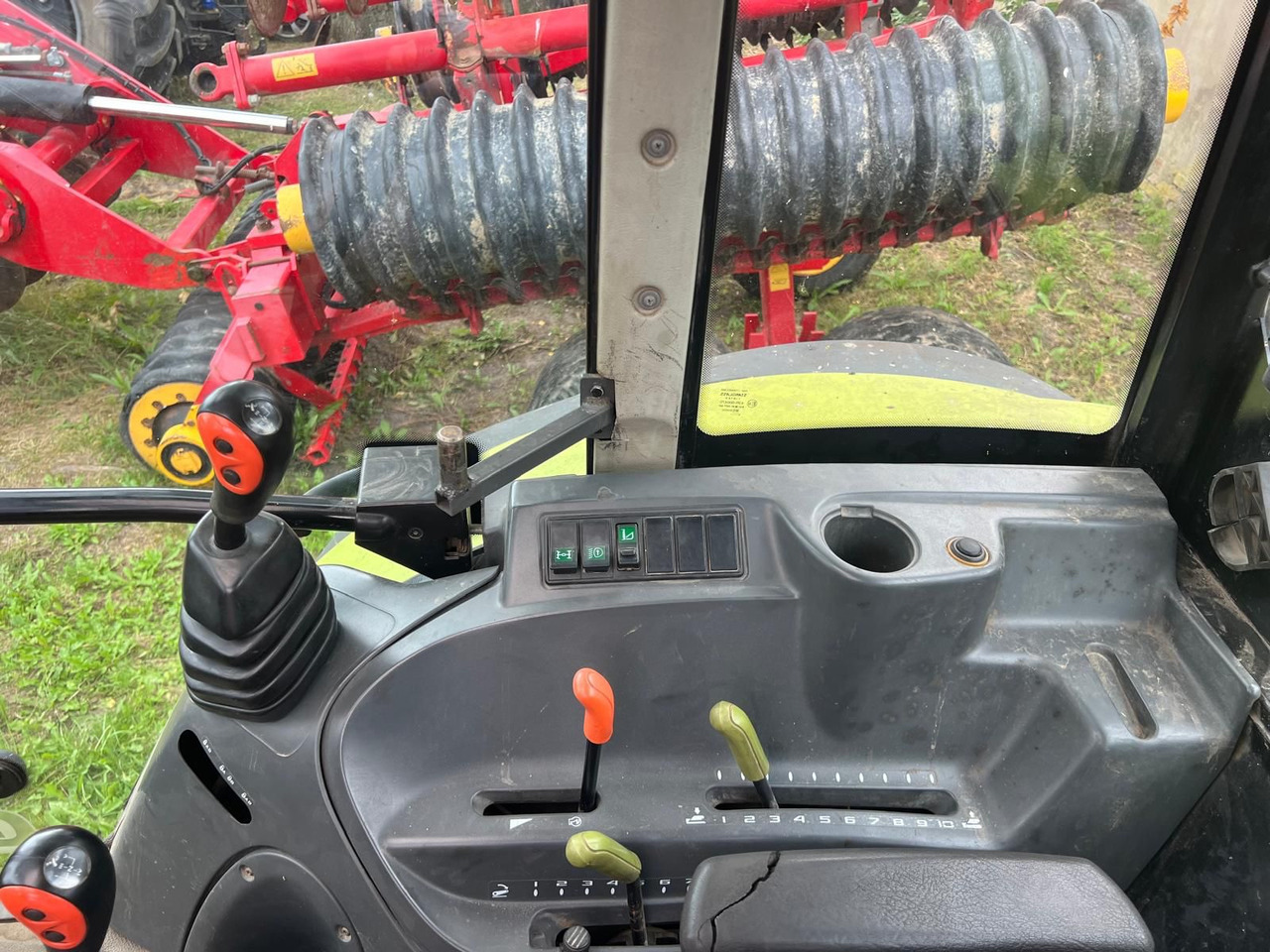 Claas Axos 340 - جرار: صور 3 Claas Axos 340 - جرار: صور 3