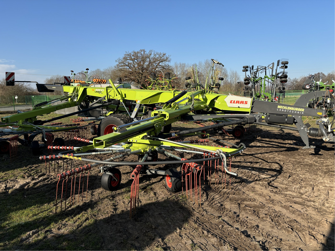 Claas Liner 4800 Trend - لمّامَة القش: صور 4 Claas Liner 4800 Trend - لمّامَة القش: صور 4