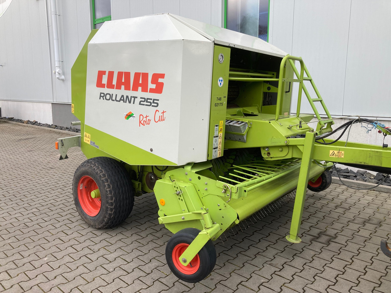 Claas Rollant 255RC - معدات القش: صور 1 Claas Rollant 255RC - معدات القش: صور 1