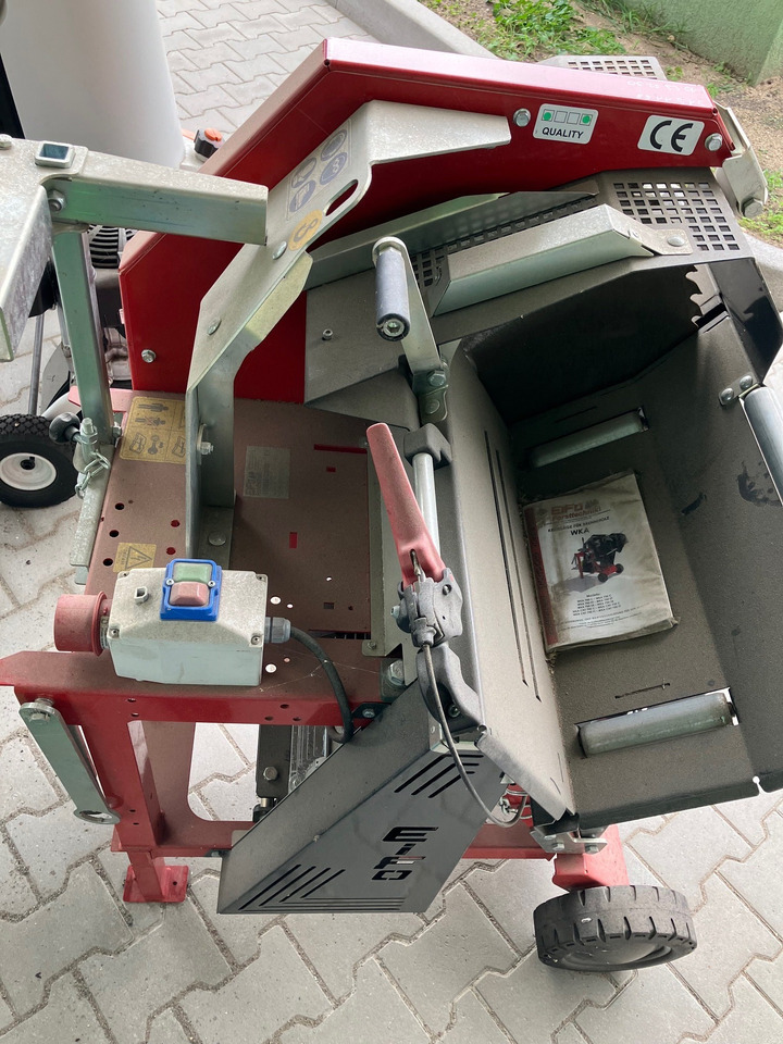 EiFo Wippkreissäge 700 E - الأدوات والمعدات: صور 3 EiFo Wippkreissäge 700 E - الأدوات والمعدات: صور 3