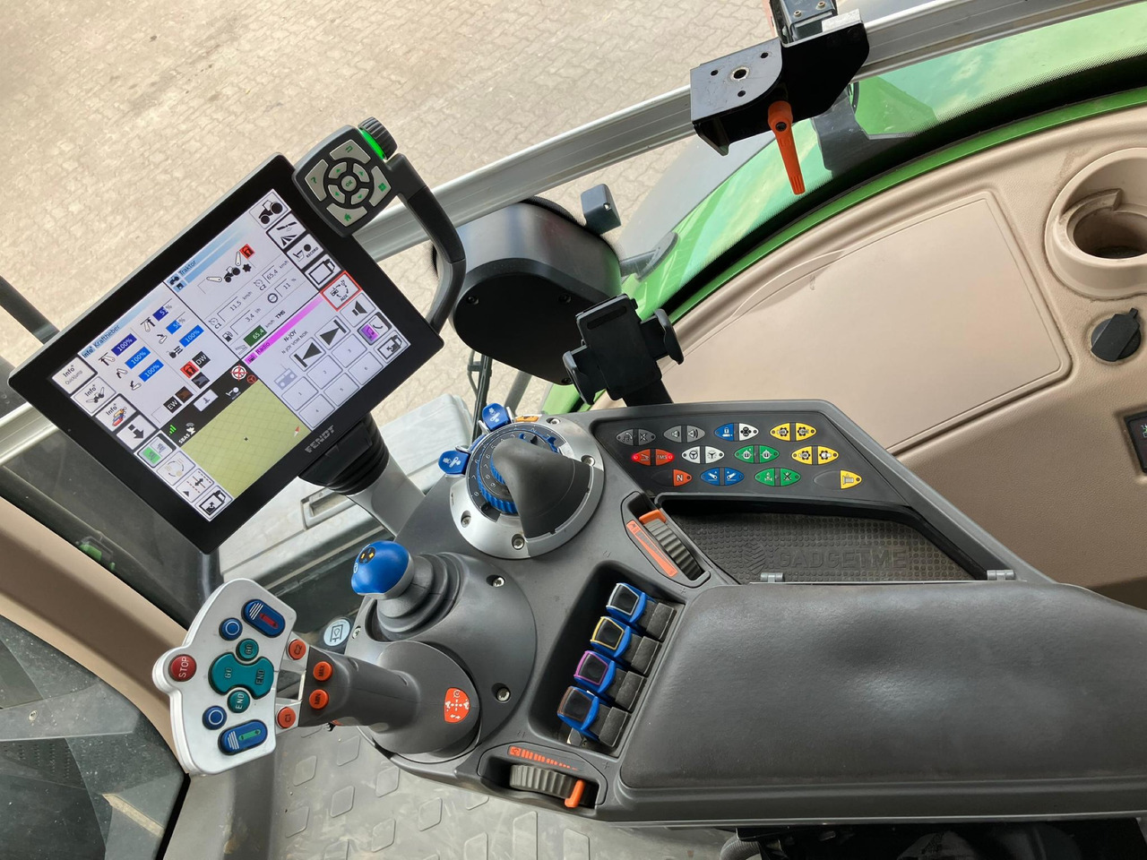 Fendt 1050 Vario Gen2 Profi Plus - جرار: صور 2 Fendt 1050 Vario Gen2 Profi Plus - جرار: صور 2