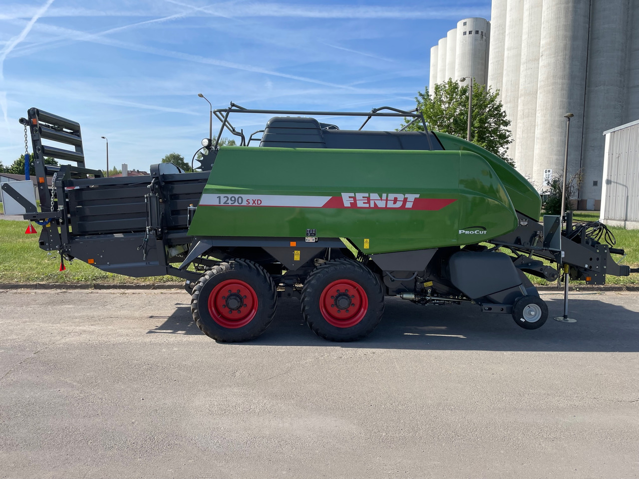 Fendt 1290 XD Cutter Quaderballenpre - مكبس البالات المستطيله: صور 1 Fendt 1290 XD Cutter Quaderballenpre - مكبس البالات المستطيله: صور 1