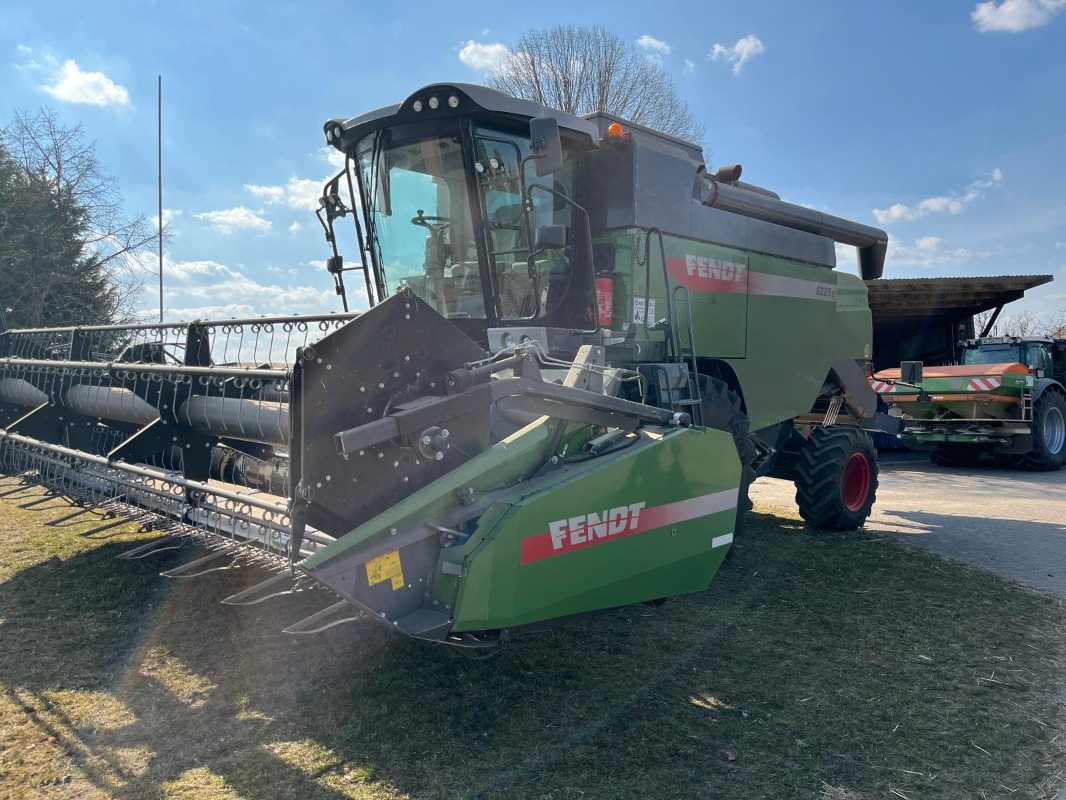 Fendt 5225 E 5,50m PowerFlow Schneidwerk - حصادة شاملة: صور 2 Fendt 5225 E 5,50m PowerFlow Schneidwerk - حصادة شاملة: صور 2