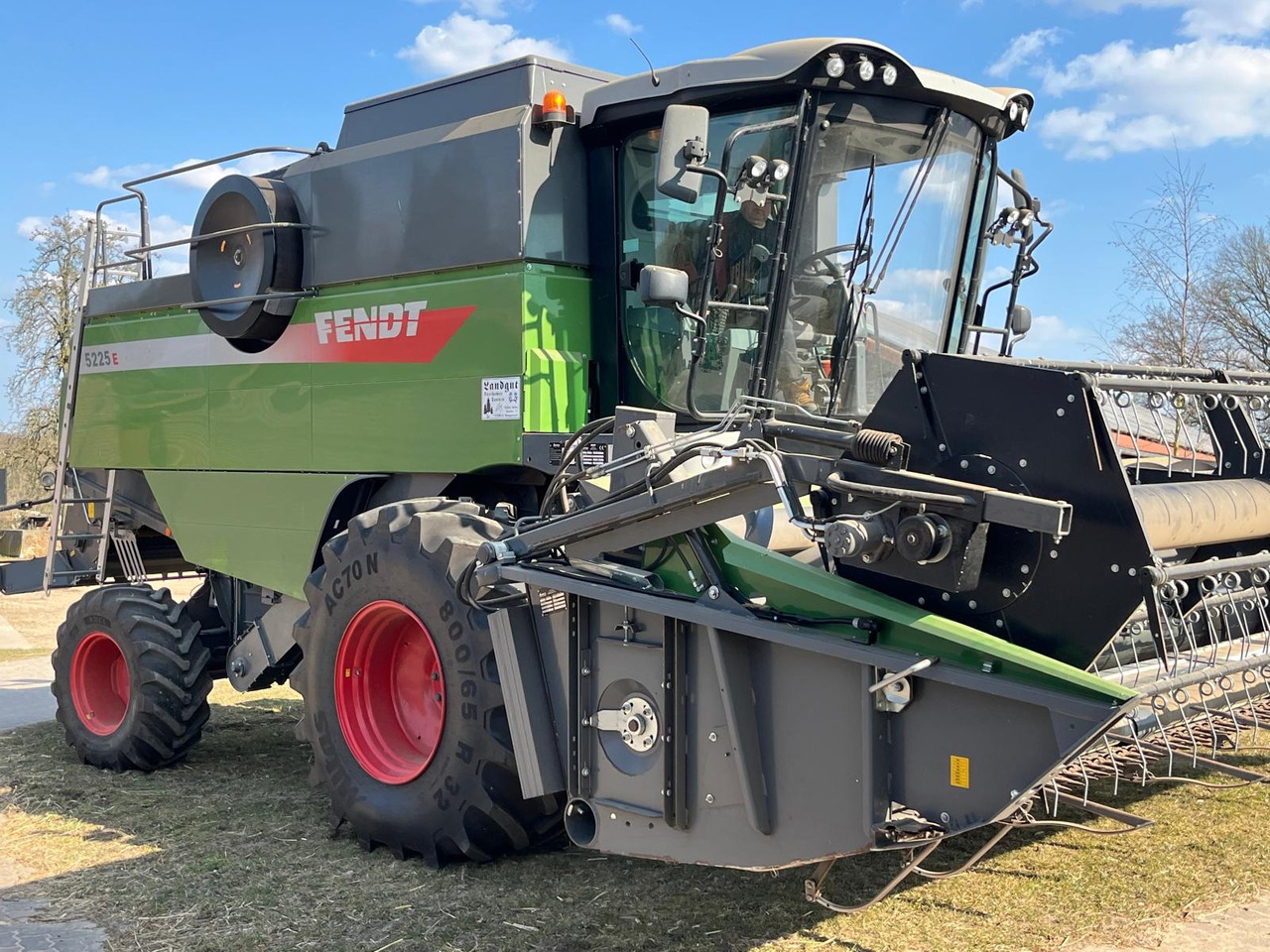 Fendt 5225 E 5,50m PowerFlow Schneiwerk - حصادة شاملة: صور 4 Fendt 5225 E 5,50m PowerFlow Schneiwerk - حصادة شاملة: صور 4