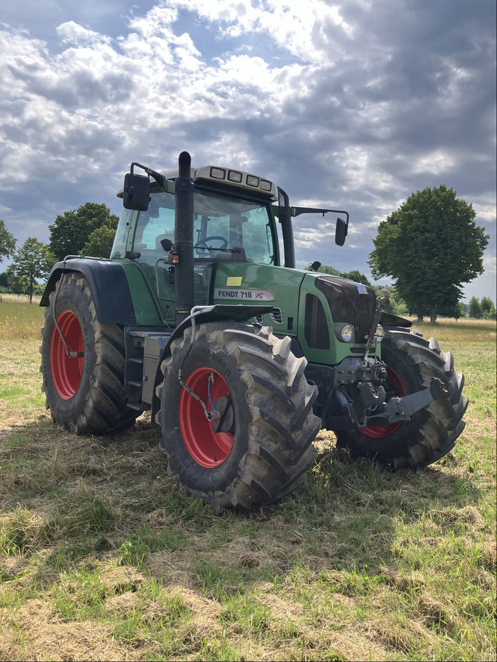 Fendt 718 Com3 Vario TMS - جرار: صور 1 Fendt 718 Com3 Vario TMS - جرار: صور 1