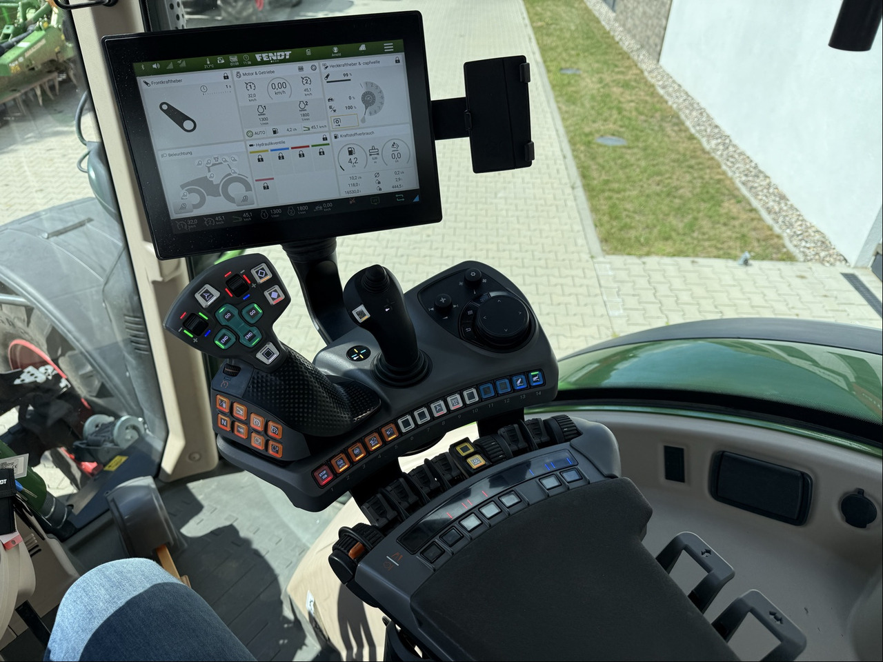 Fendt 720 Vario Gen6 ProfiPlus - جرار: صور 4 Fendt 720 Vario Gen6 ProfiPlus - جرار: صور 4