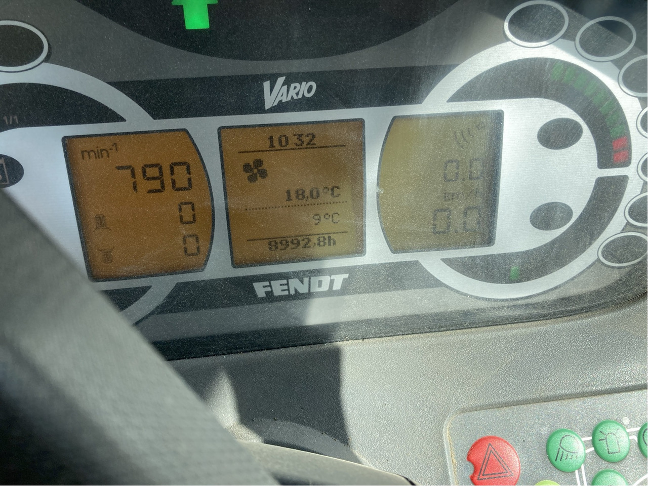 Fendt 724 Vario SCR - جرار: صور 4 Fendt 724 Vario SCR - جرار: صور 4