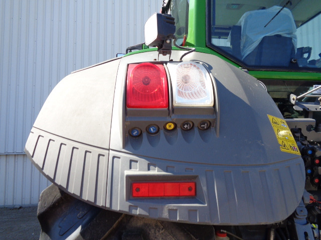 جرار Fendt 824 Vario S4 ProfiPlus: صور 10