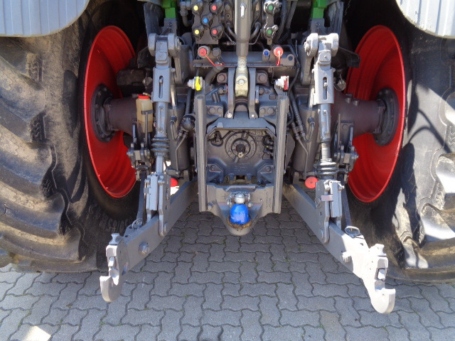 جرار Fendt 824 Vario S4 ProfiPlus: صور 15