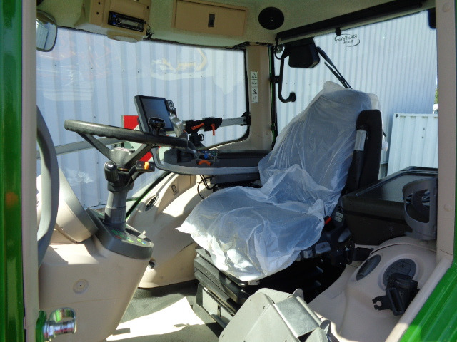 جرار Fendt 824 Vario S4 ProfiPlus: صور 8