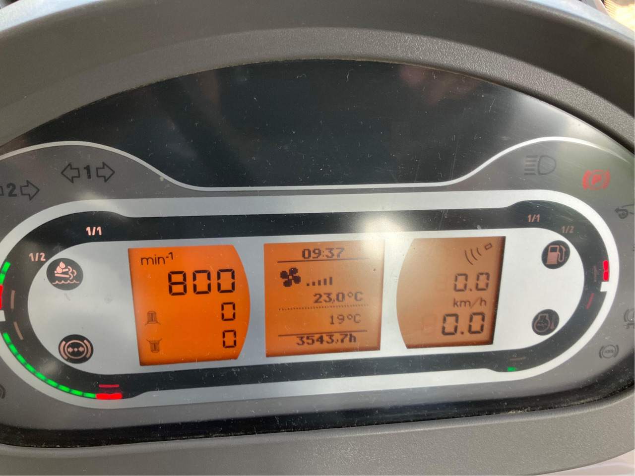 Fendt 826 Vario S4 Profi Plus RTK - جرار: صور 4 Fendt 826 Vario S4 Profi Plus RTK - جرار: صور 4