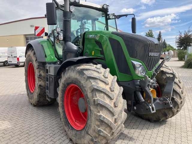 Fendt 828 Vario S4 Profi - جرار: صور 1 Fendt 828 Vario S4 Profi - جرار: صور 1